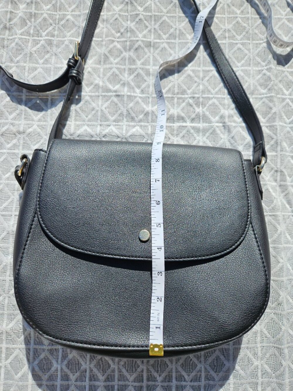 Old Navy Faux Leather Black Crossbody Bag - Picture 4 of 7
